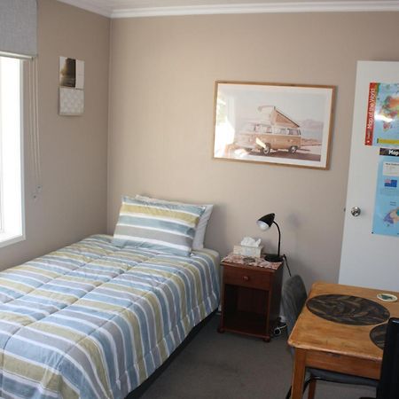 Glamis Ave Shared Home B&B Ню Плимут Екстериор снимка