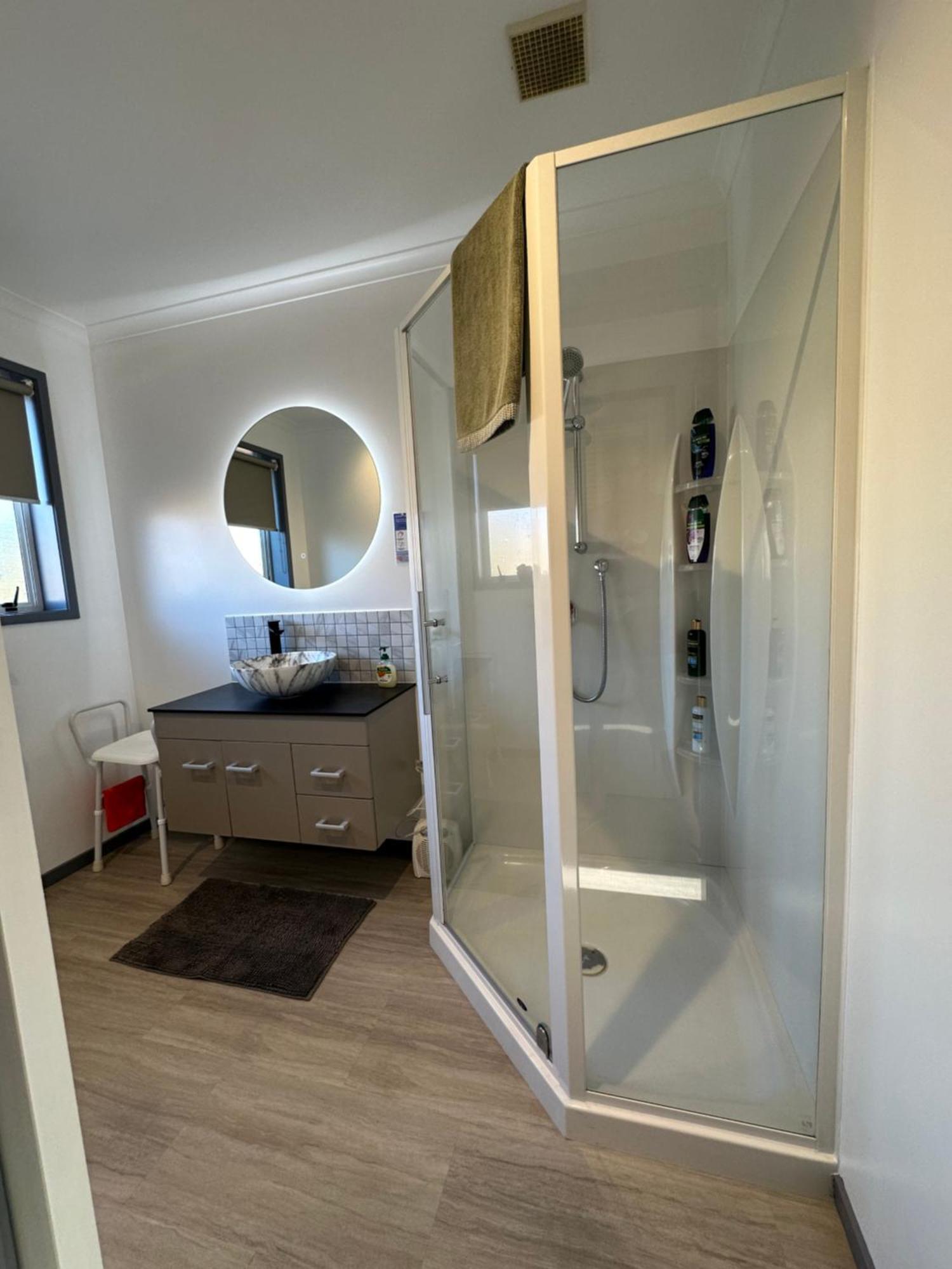 Glamis Ave Shared Home B&B Ню Плимут Екстериор снимка