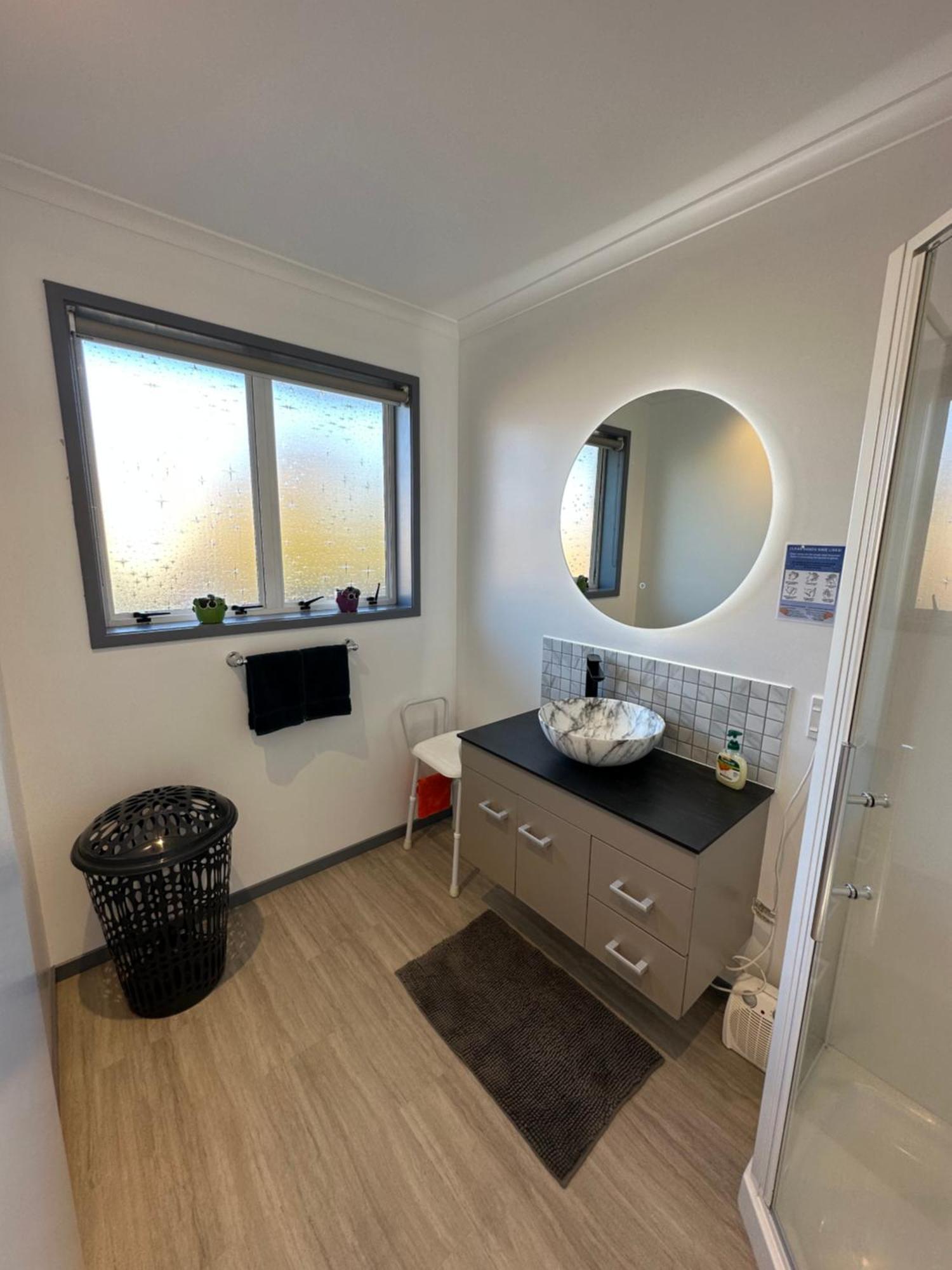 Glamis Ave Shared Home B&B Ню Плимут Екстериор снимка
