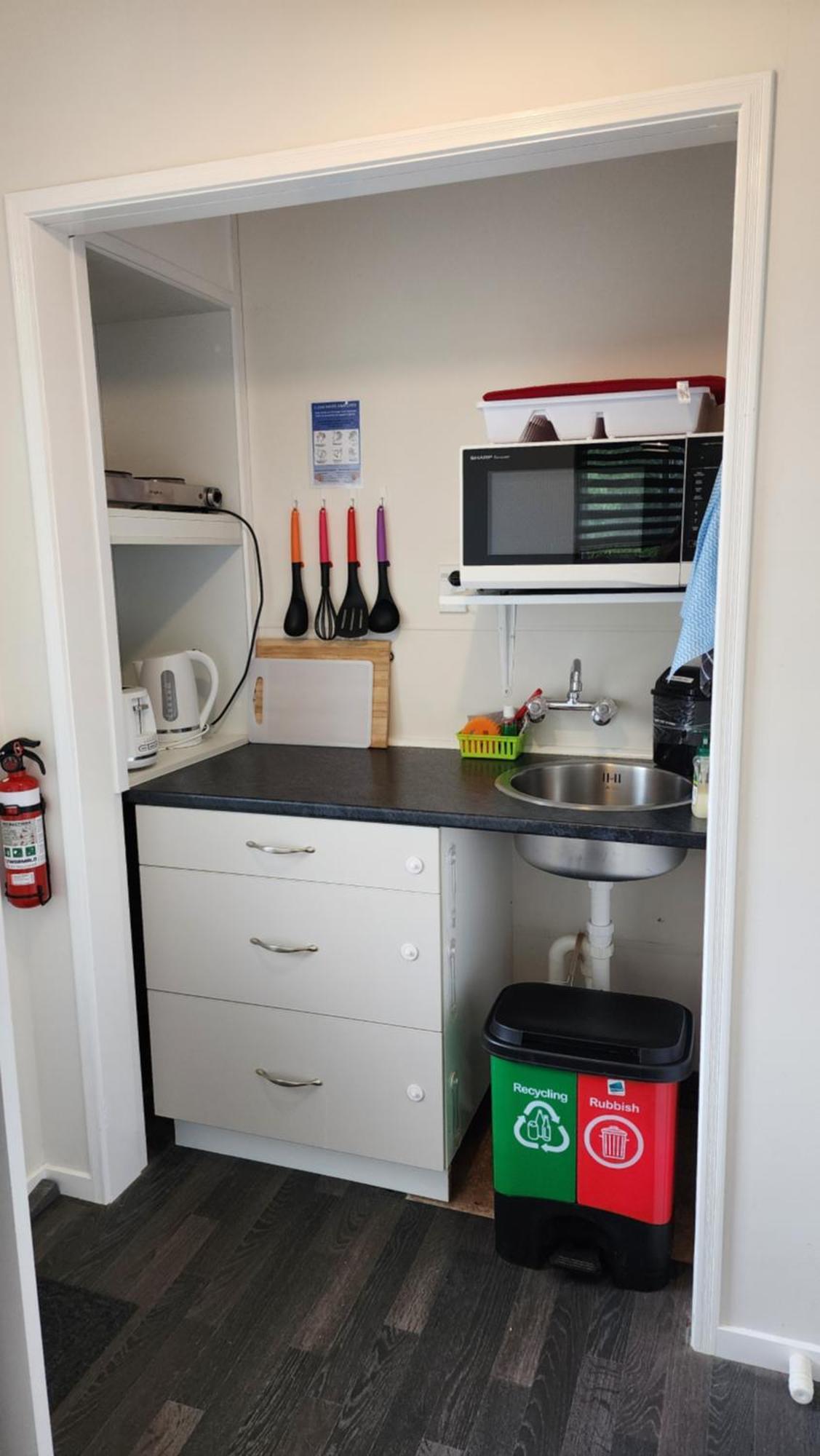 Glamis Ave Shared Home B&B Ню Плимут Екстериор снимка